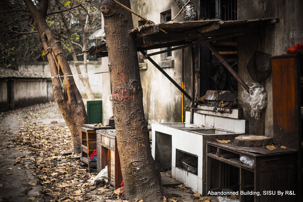The kitchen of Swimming Pool Dinner Place